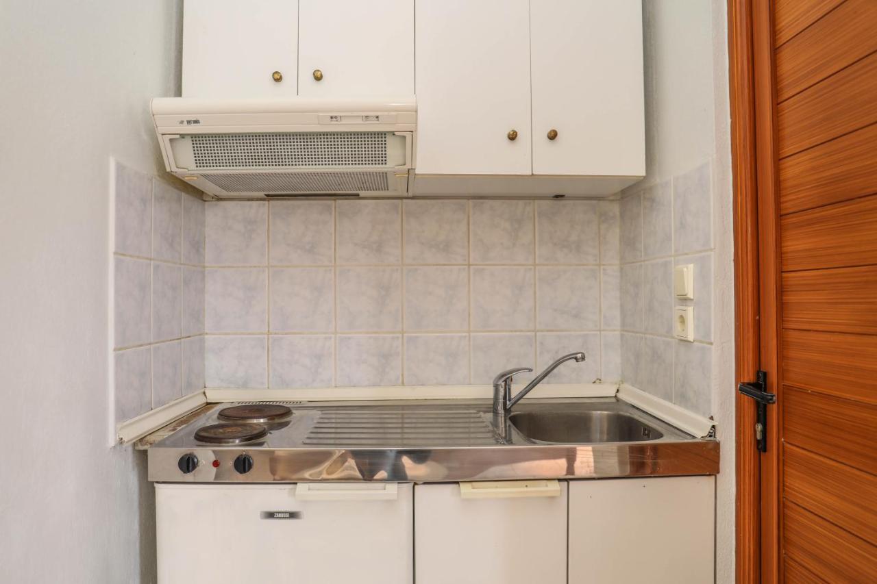 Ftelia Studios Skiathos Town Bagian luar foto