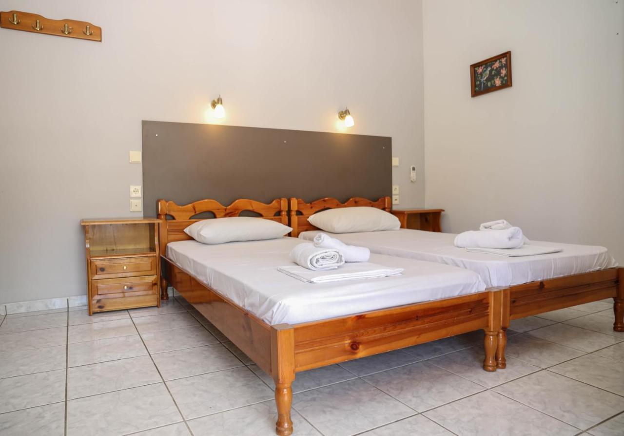 Ftelia Studios Skiathos Town Bagian luar foto