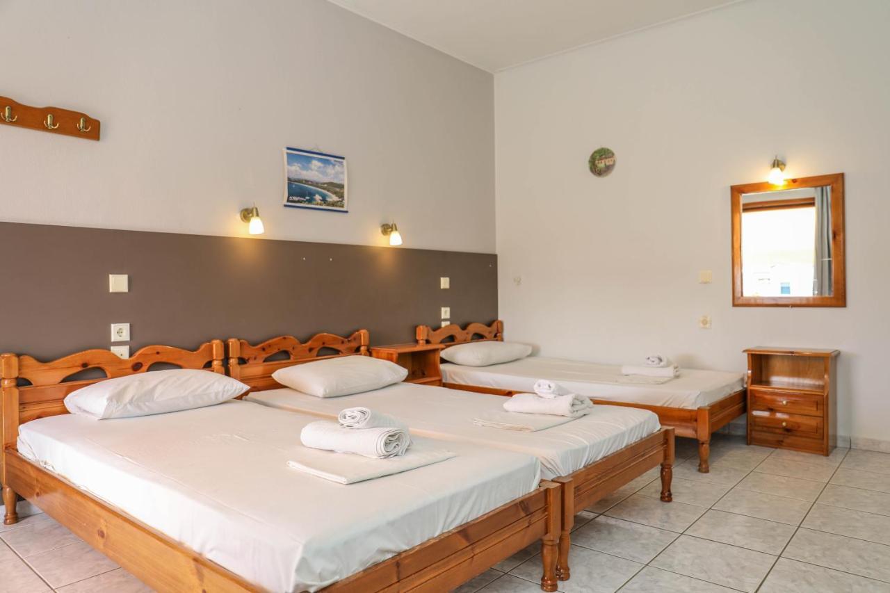 Ftelia Studios Skiathos Town Bagian luar foto