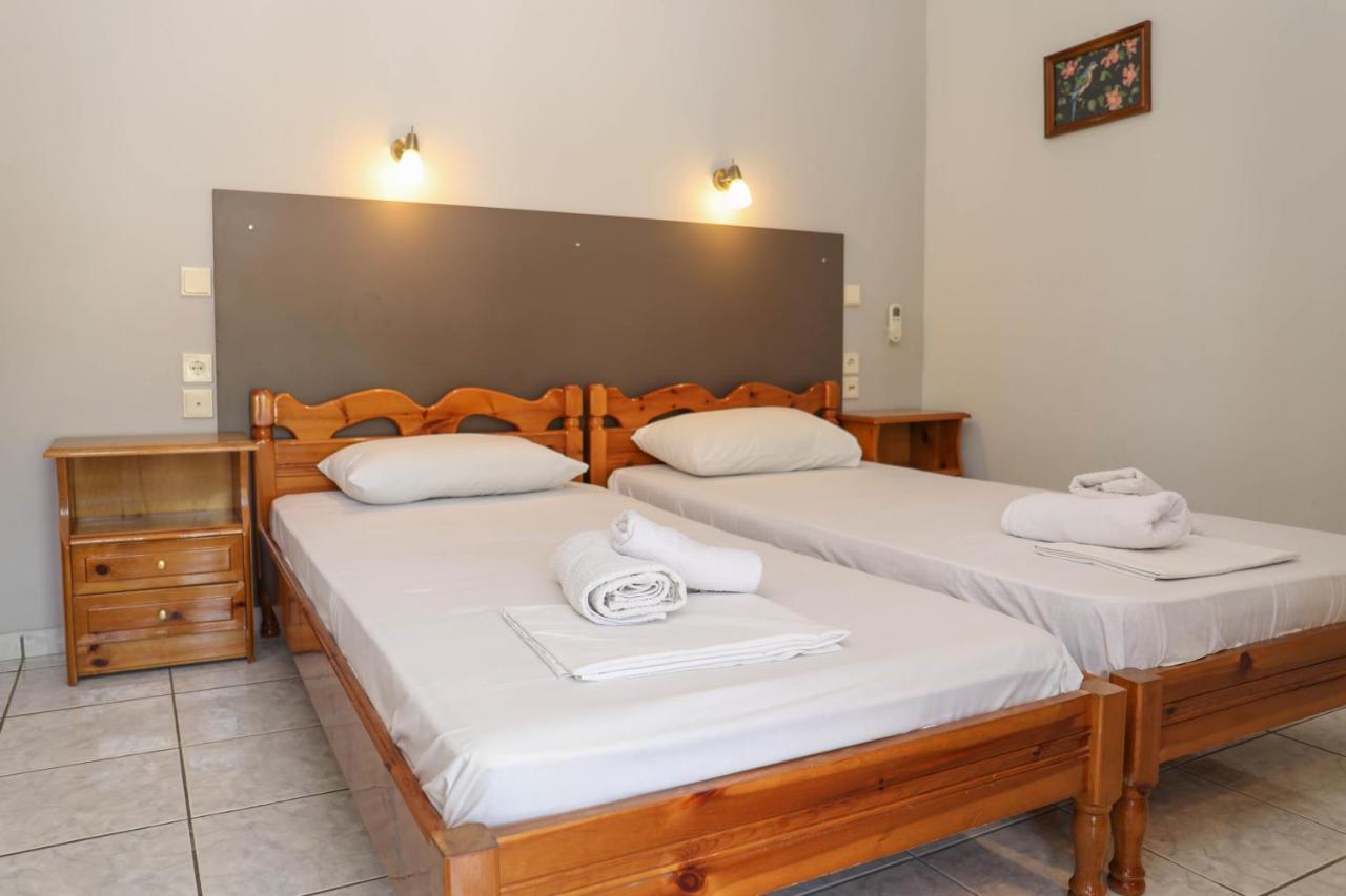 Ftelia Studios Skiathos Town Bagian luar foto