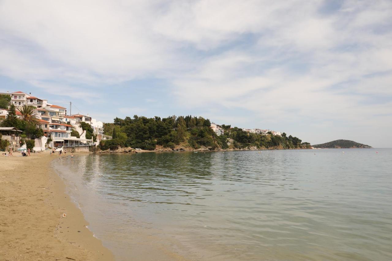 Ftelia Studios Skiathos Town Bagian luar foto